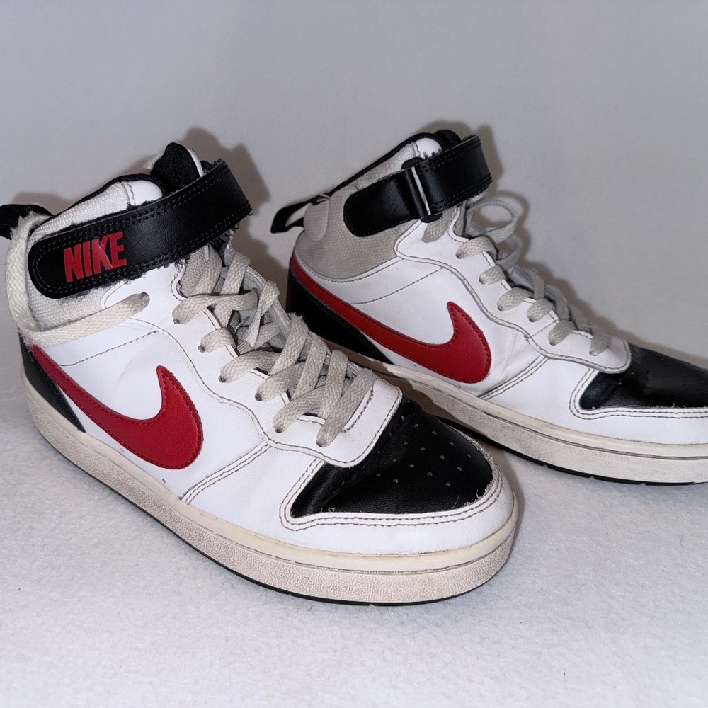 Nike Court Borough Mid 2 GS Sneakers 6Y White/Black/Red